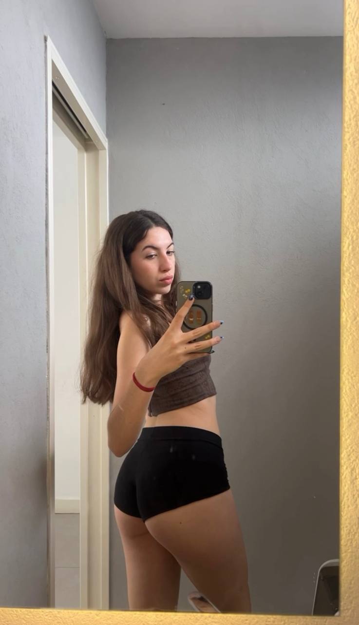 Amber in her underwear in Manisales