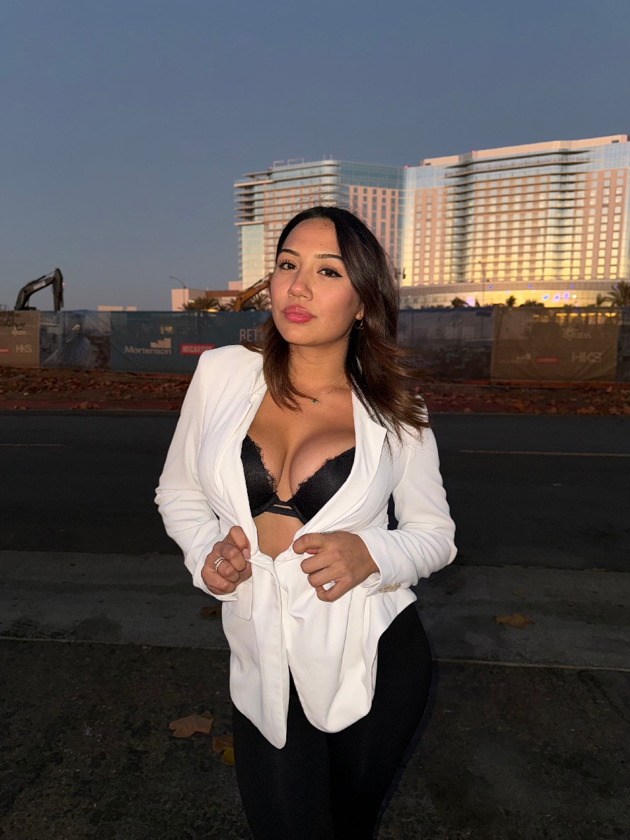 Take a pause and enjoy Ali Cruz — streaming from Manisales