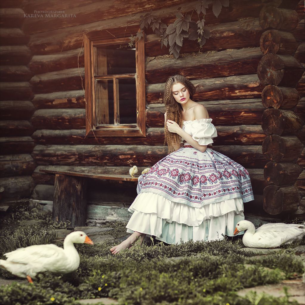 Women in Slavic costumes in Manisales