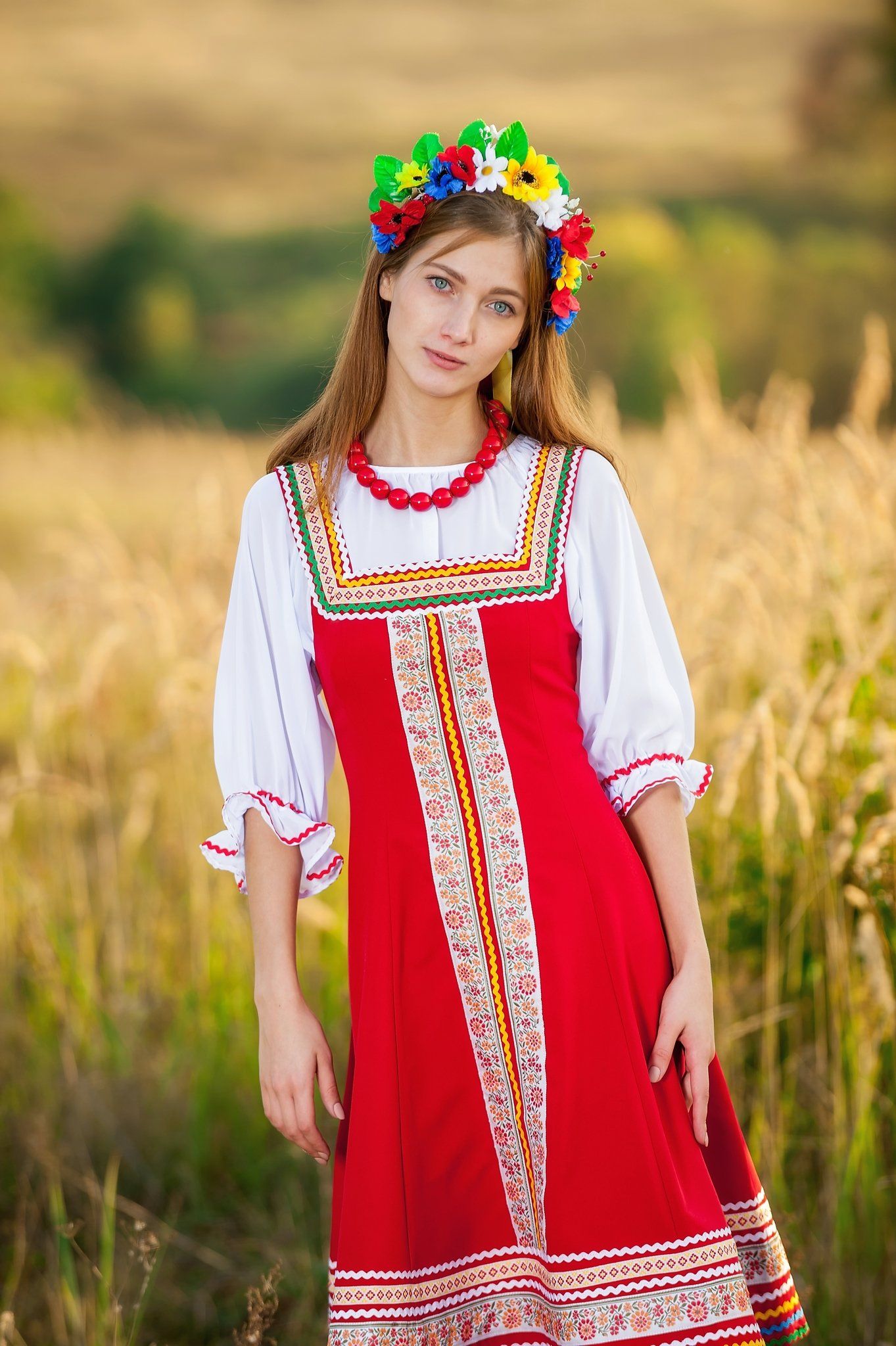 Women in Slavic costumes in Manisales