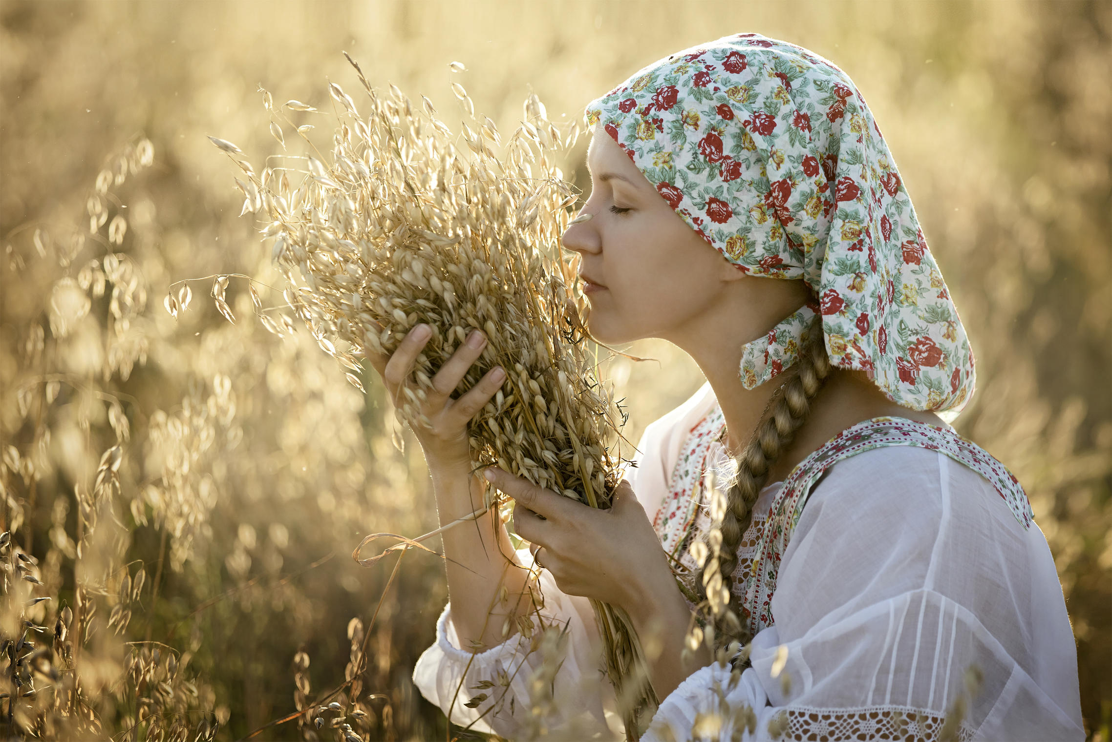 Photo Women in Slavic costumes in Manisales