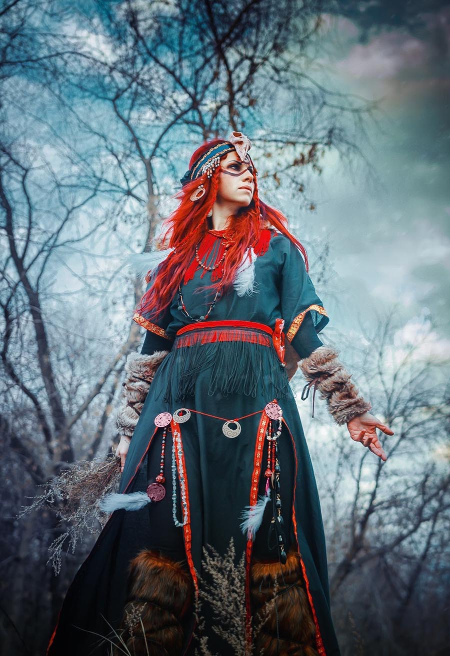 Girls in Slavic costumes underwear in Manisales