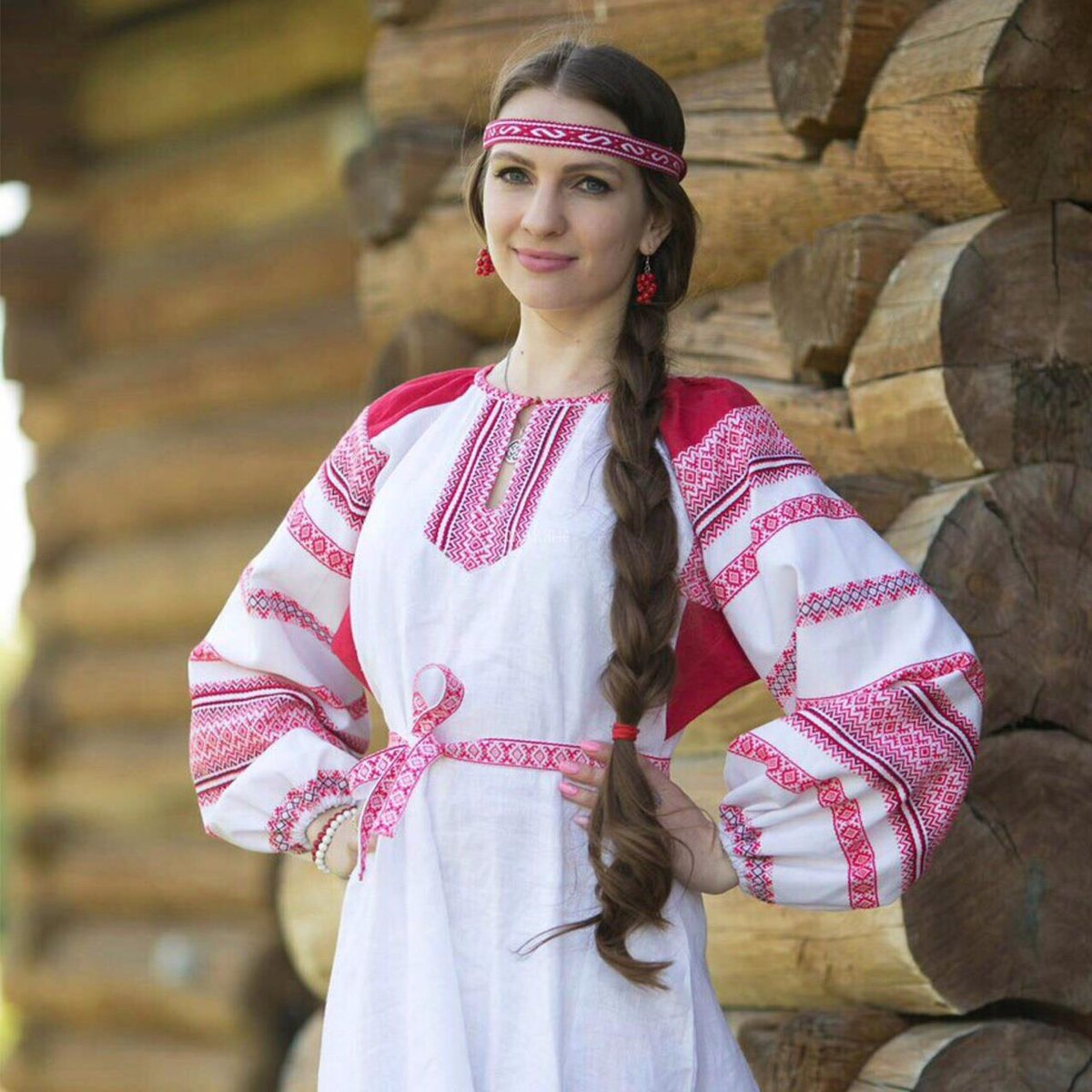 Girls in Slavic costumes in Manisales