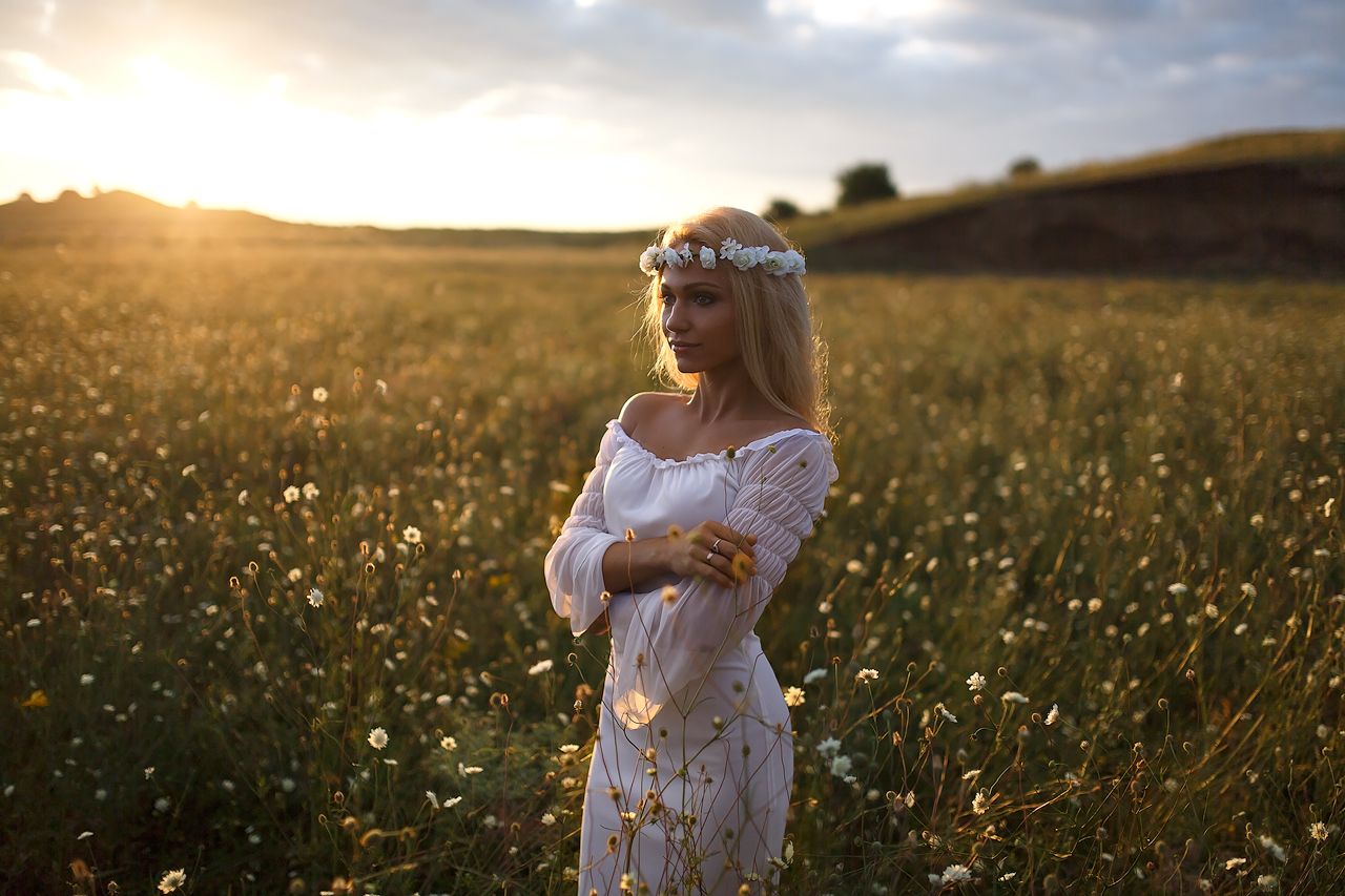 Girls in Slavic costumes in Manisales