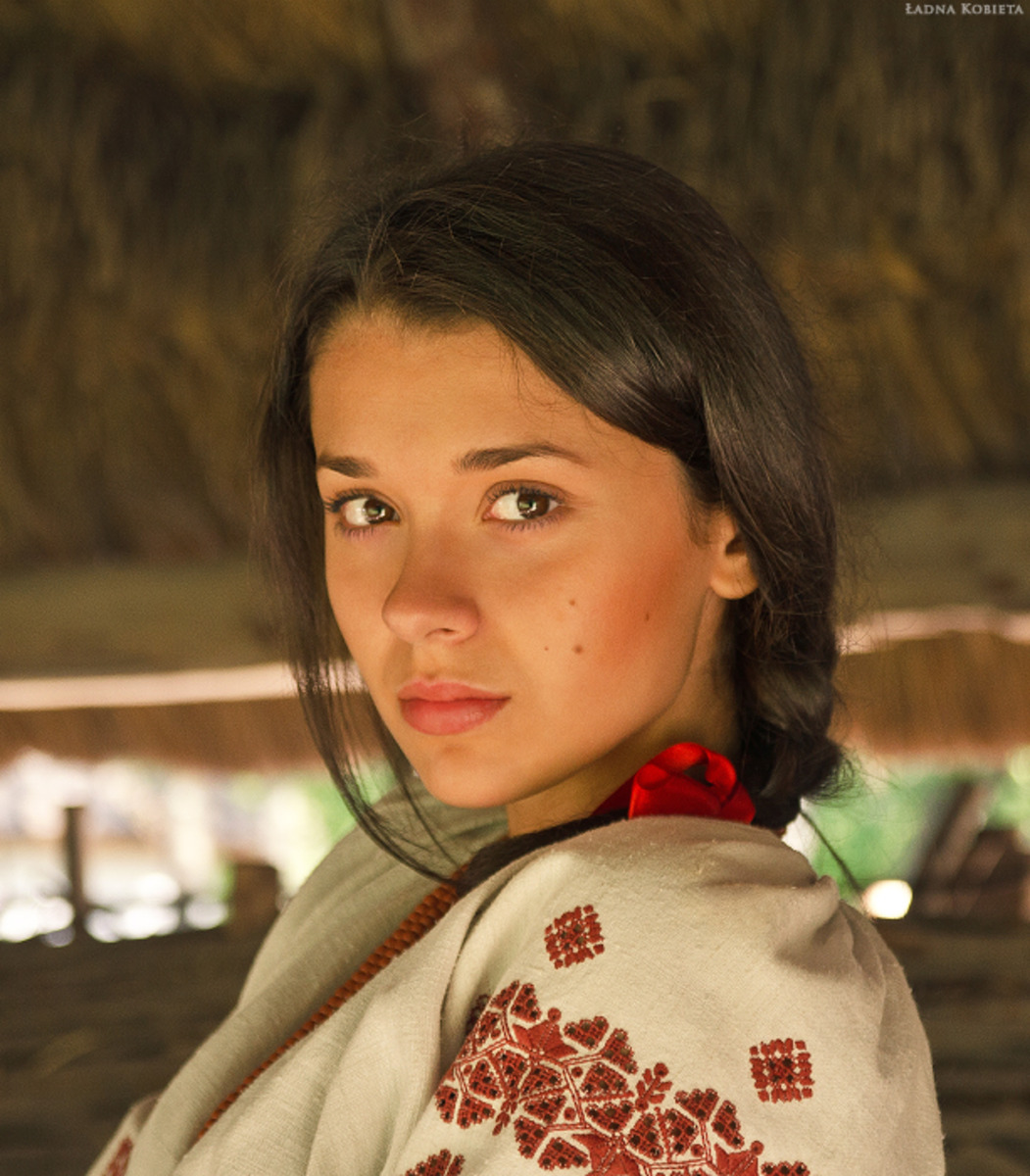 Girls in Slavic costumes in Manisales